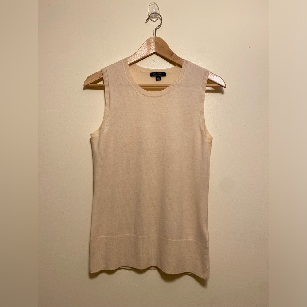 Brooks Brothers Wool Cream Sleeveless Knit Tank. Size S